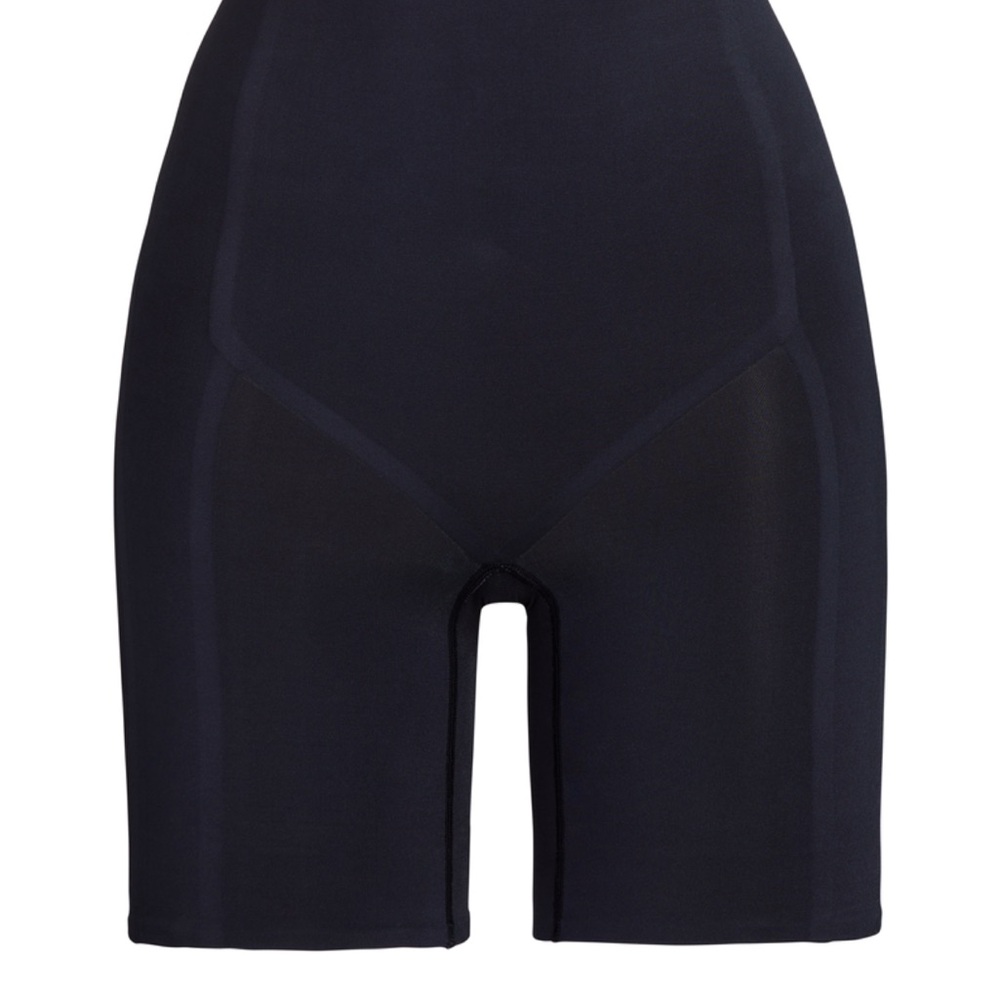 SKIMS High Waisted Bonded Short and SKIMS carrying case